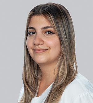  Esma Su Toprak